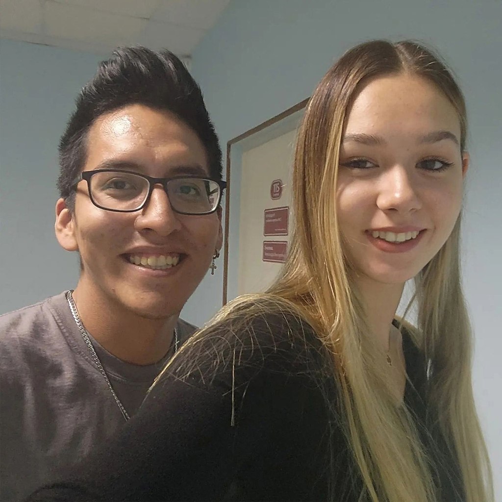 Латиноамериканец, который переехал в Россию, быстро стал очень популярным среди местных девушек. По ... - 6