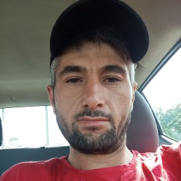 Roma, 32, 