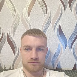 Alex, 33, 
