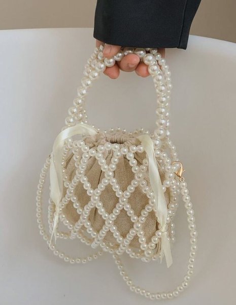 Сумки из бусин — это стильный аксессуар, который сочетает в себе ретро-очарование и современную ... - 3