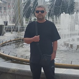 Alex, 48, 