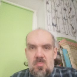 Alex, 44, 