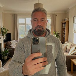 �����, 42 ����, ������������