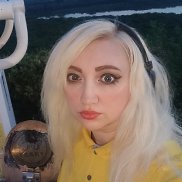 Amina, 40 , 