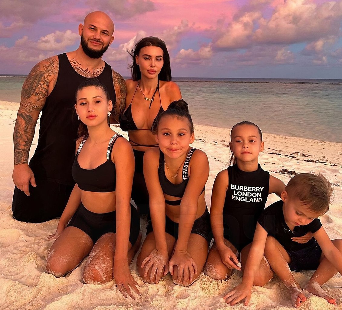   6    . ,     2010-  ... - 3