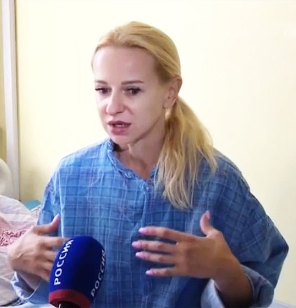 Анна Закоморная из Сочи пристрастилась к электронным сигаретам. Она начала курить вейпы примерно год ...