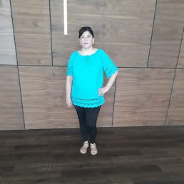 Elvira, 46, 