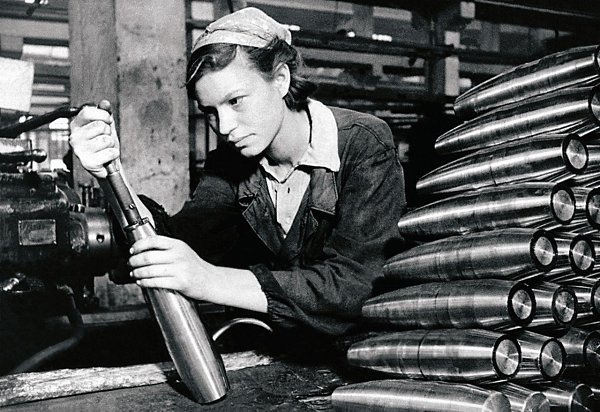 14 апреля 1961 г. в Советском Союзе учреждено звание «Лётчик-космонавт СССР». 14 апреля 1961 года ... - 2
