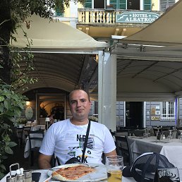 Victor, 33, 
