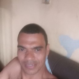 Diogo, 41, 