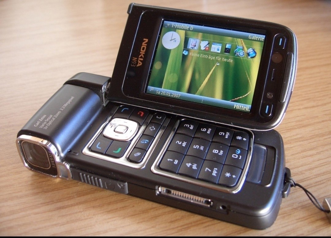B 2006 oy Nokia N93 cac poy capoo, pe o yoay  oyya.
