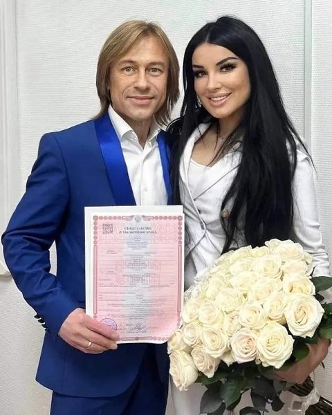 Вдова Пьера Нарцисса сыграла свадьбу с его лучшим другом.Вдова «фабриканта» вышла замуж еще 7 ... - 2