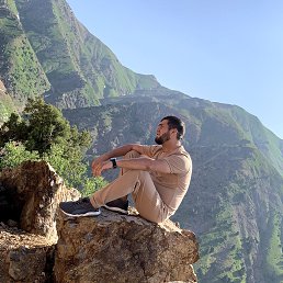 Begzod, 33, 