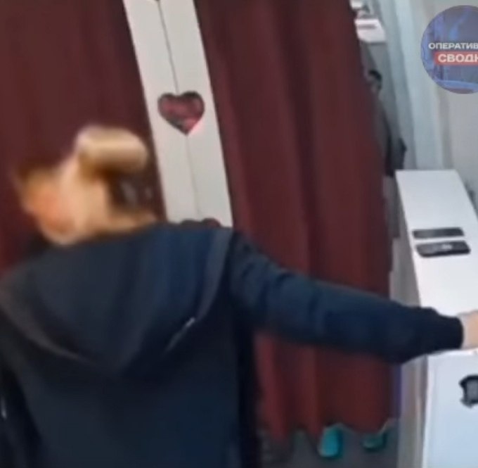 Подросток тайно заказал мотоцикл, воспользовавшись сном матери и её телефоном. Как только заказ ...