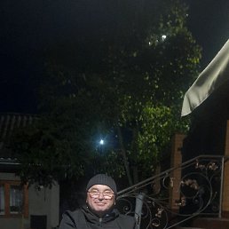 Vlad, 49, 