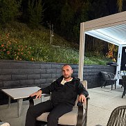 Arman, 26 ���, Los Angeles