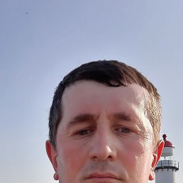 Sergiu, 38, 