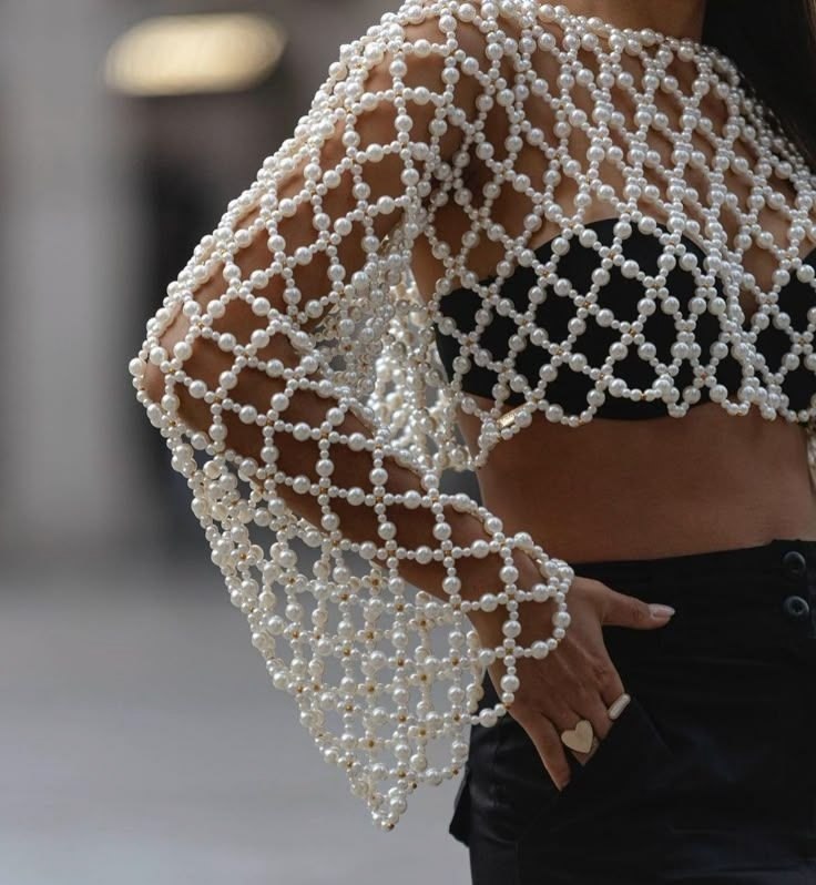 Украшения из жемчуга в таком исполнении — это не просто аксессуар, а полноценный элемент образа. ... - 5