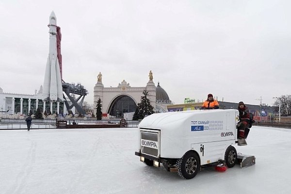 Уже завтра на ВДНХ открывается главный каток Москвы.В этом зимнем сезоне ледовая площадка ... - 3