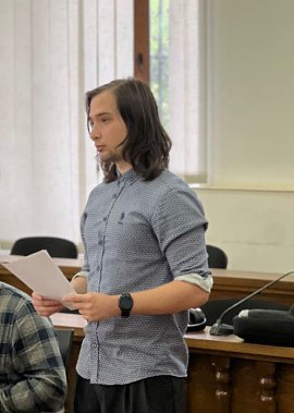 Nikoloz, 20 , 
