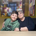 � � ������