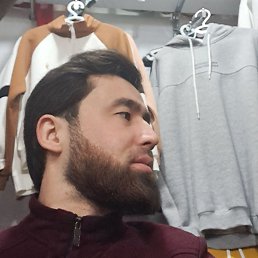 Rokav Broll, 35, 