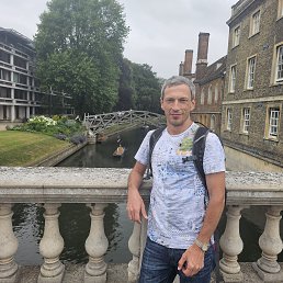 Mikhail, 42, 