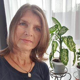 Elena, 57, --