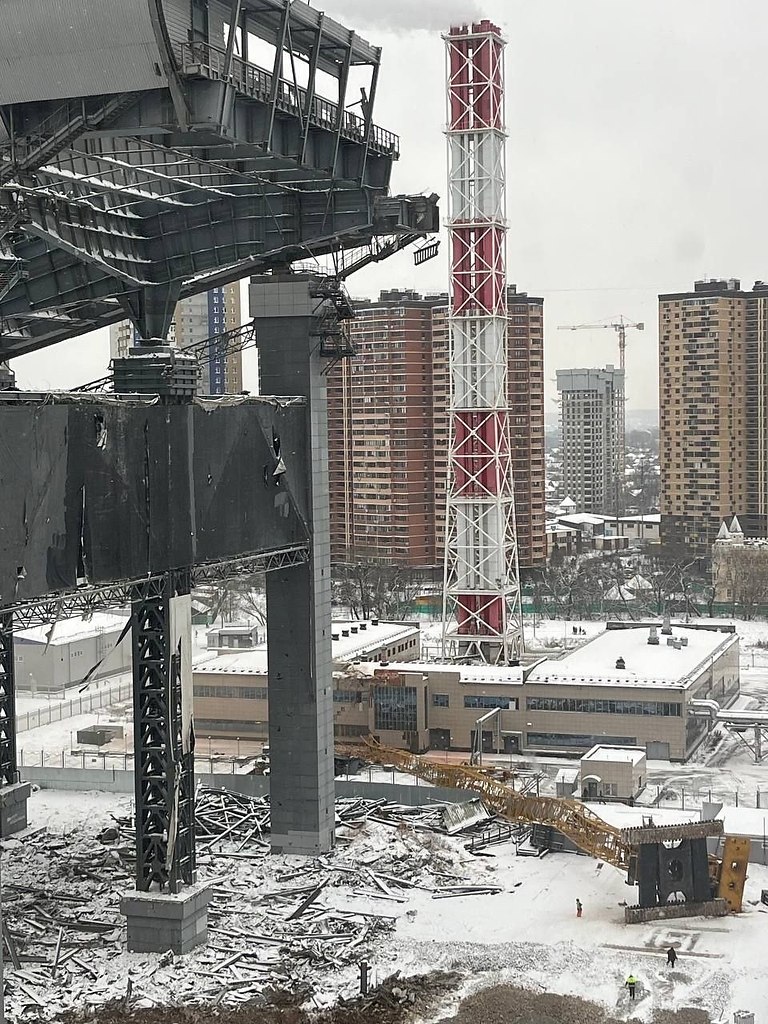 Снежком снесли. Снежком Красногорск упал кран. Горнолыжный комплекс снежком снесут. Снежком комплекс в феврале 2024. Спорткомплекс снежком.