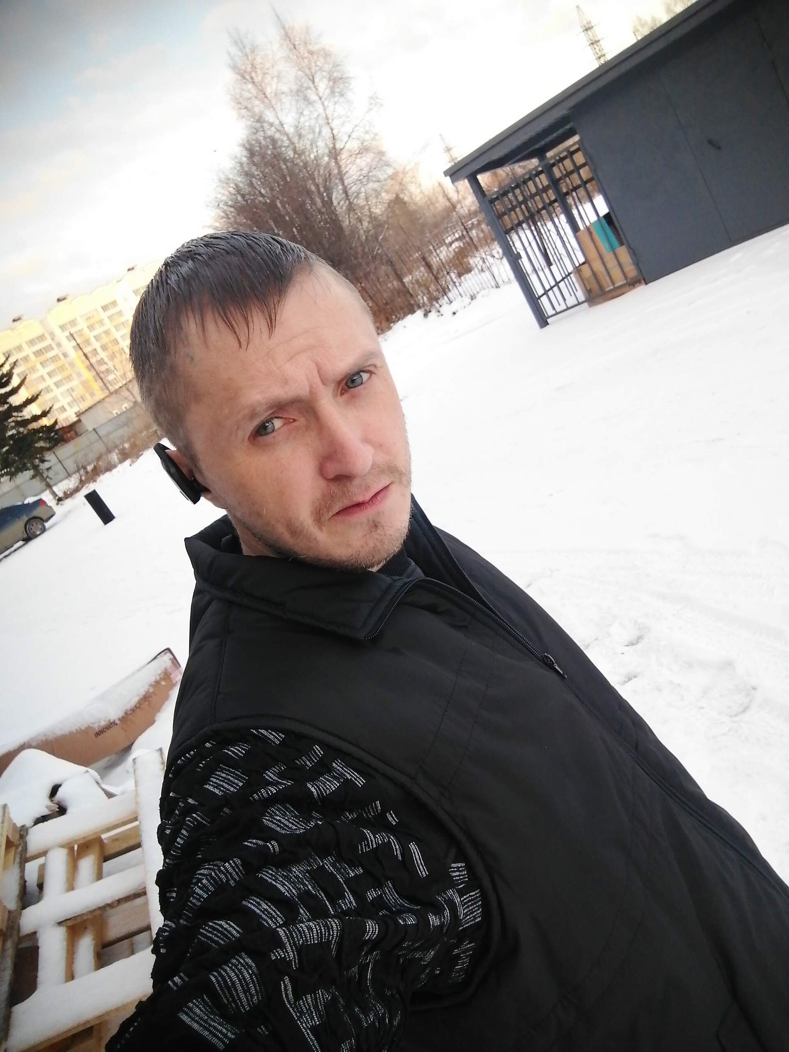   - 3  2025  20:27 - 22