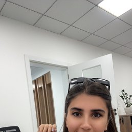 Elena, 39, 