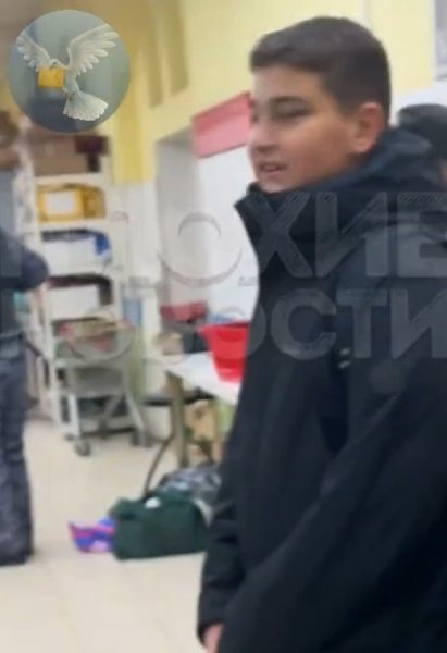 Посетительница устроила скандал: кричала и плюнула в лицо ребенку. Персонал вызвал сотрудников ...