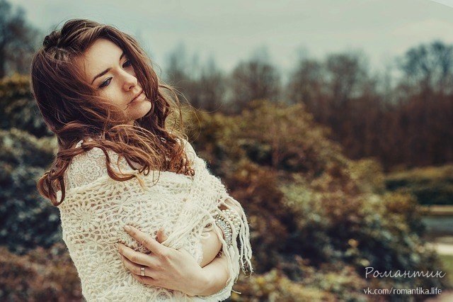мне не хватит и сотни слов, чтоб ему описать всю суть. как постройка чужих мостов, разрывает на ...
