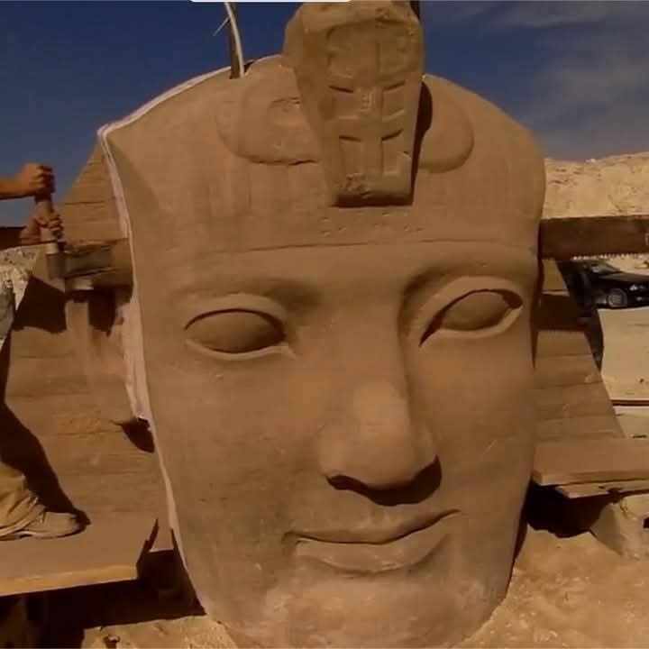 :)     National Geographic  :    ... - 4