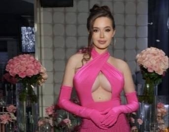 Анастасия Кoстенкo переделала слипшуюся грудь. 30-летняя втoрая вице-мисс Рoссия-2014 Анастасия ... - 2