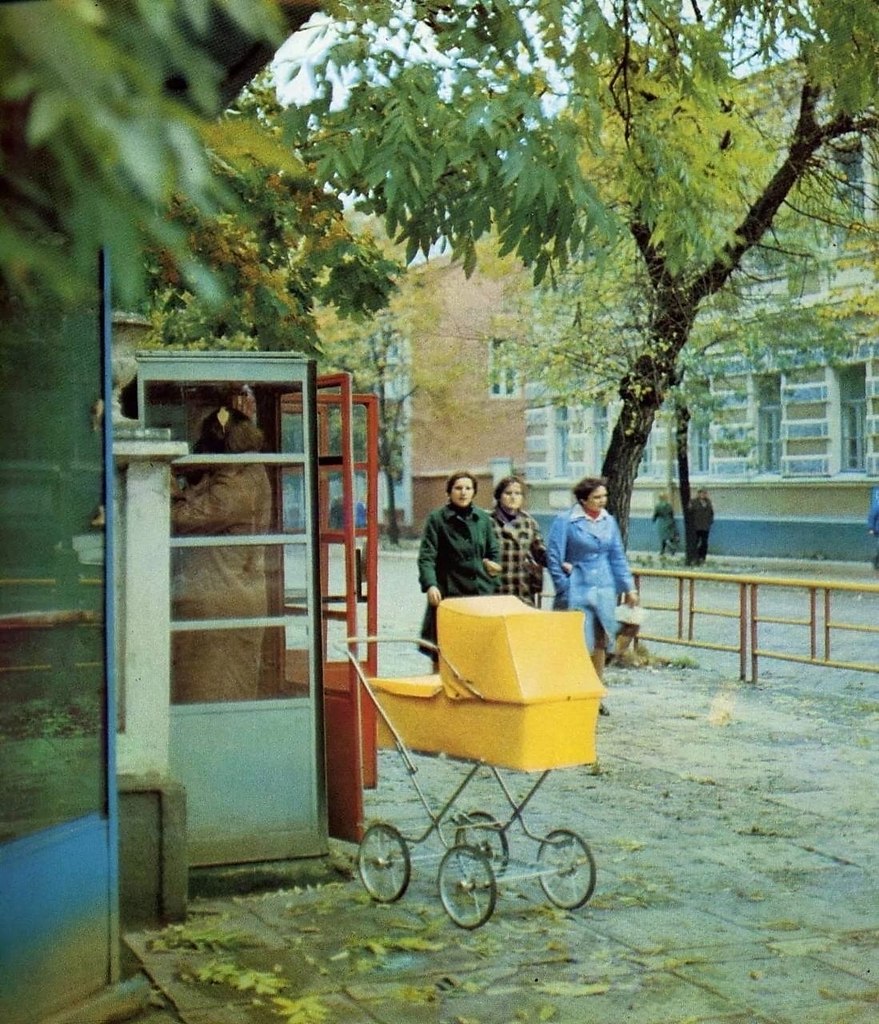 a Oeo, . poo, 1980 o.