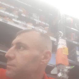 Sasa, 33, 