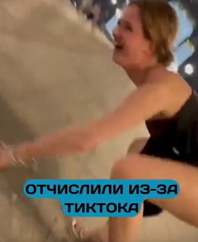 Студенток Строгановки выгнали из вуза из-за танца у Храма Христа Спасителя.В Москве разгорелся ... - 2