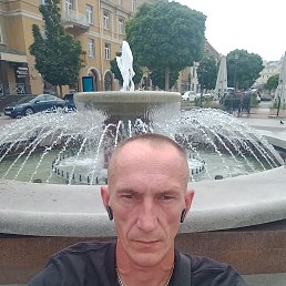 aleksandr, 41, 