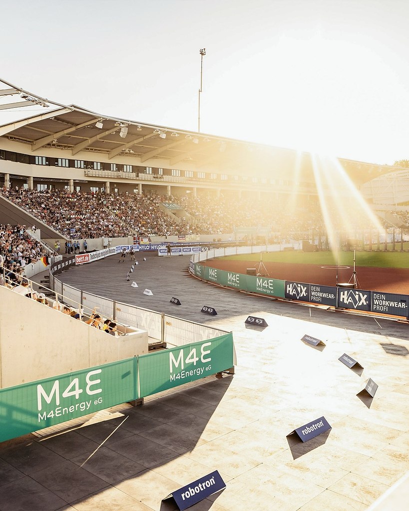 Посмотрите на эту атмосферу! Тысячи человек посетили «City Biathlon» в Дрездене. Германия бьет ... - 6