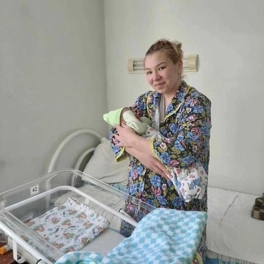 Сегодня ночью я стала мамой. Некому меня поздравить… Мы с малышом теперь вдвоем. Но я верю, что ...