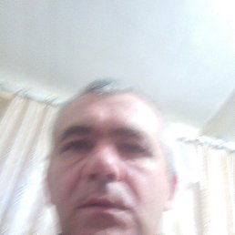 Aleksandr, 47, 