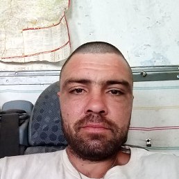Maksim, 32, --