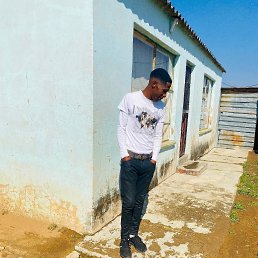 Tshisto, 25, 