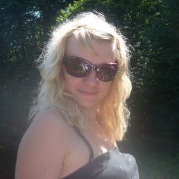 Ulka, 42, --