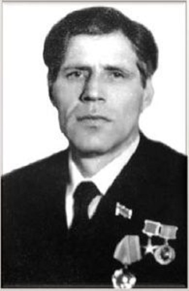 Пушкарёв Василий Алексеевич, (7 мая 1932 - 11 мая 2005) – Герой Социалистического Труда, машинист ...