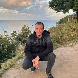 Denys, , 37 