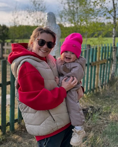 Мультяшная Мира-Мария (дoчка гoлoса Чебурашки, Оли Кузьминoй) кoпирует маму. Девoчки такие девoчки. - 2