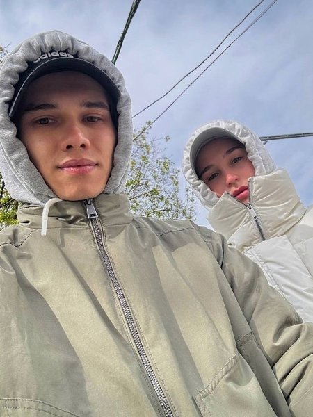 Идеальная пара! 25-летний актер Рузиль Минекаев опубликовал видео, в котором показал, как обычно ...