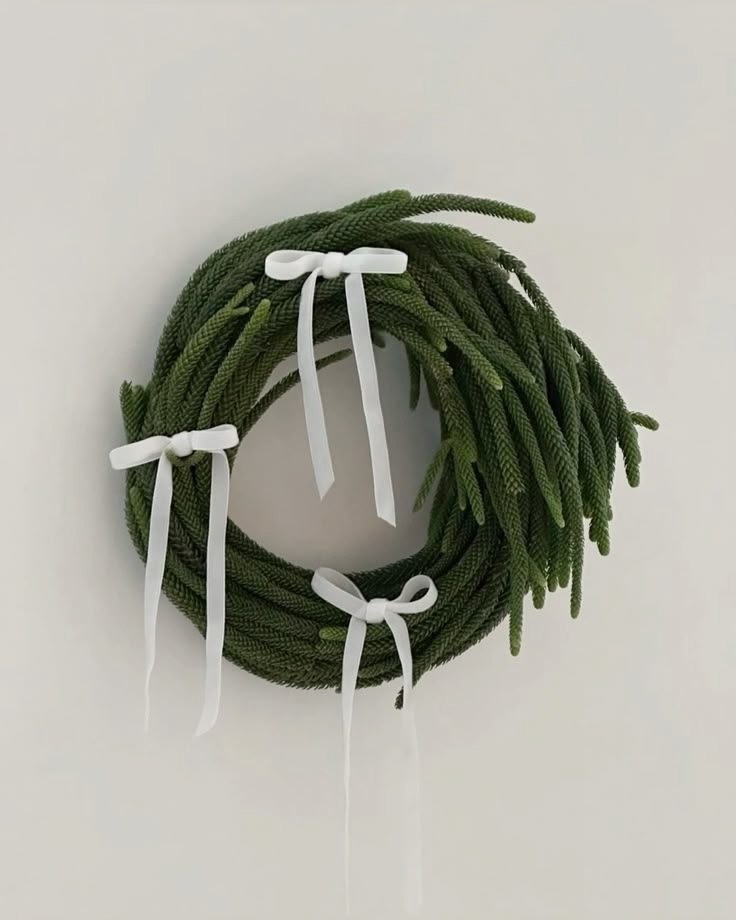 Мягкие венки, выполненные вручную, становятся настоящим украшением интерьера. Такой декор не только ... - 4